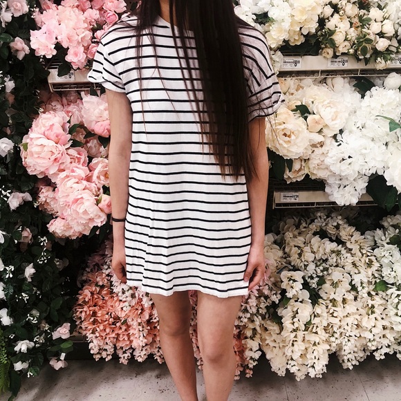 Divided by H&M T-Shirt Dress - Picture 1 of 7